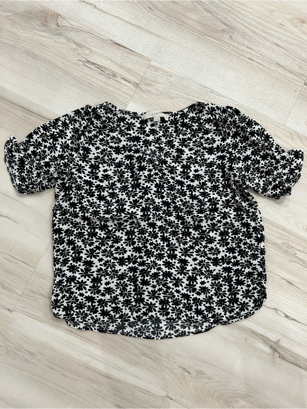 LOFT Black & White Floral Short Sleeve Top
